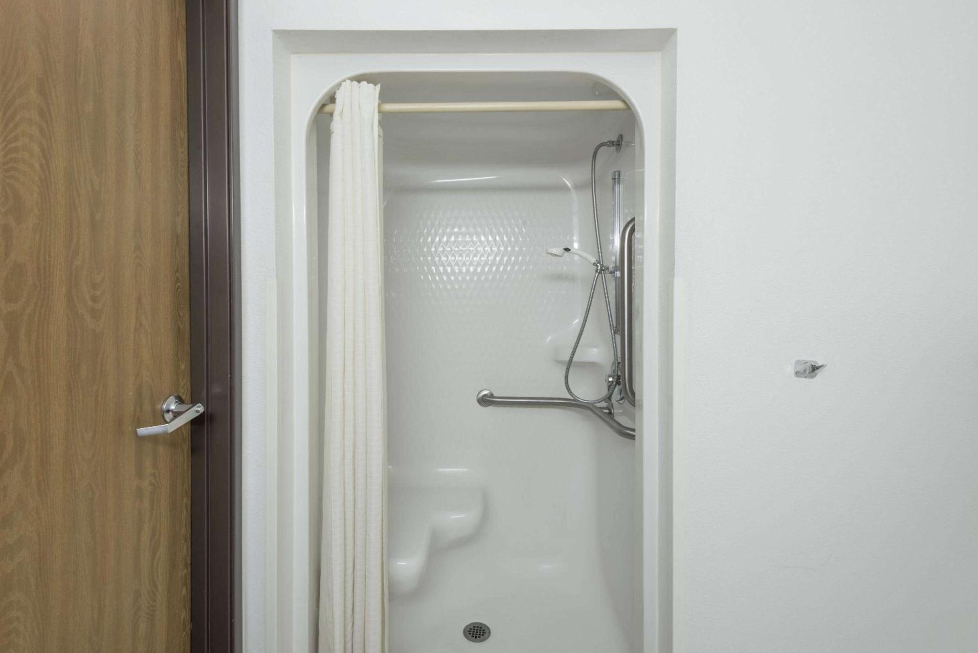 Super 8 By Wyndham Coshocton Roscoe Village Extérieur photo