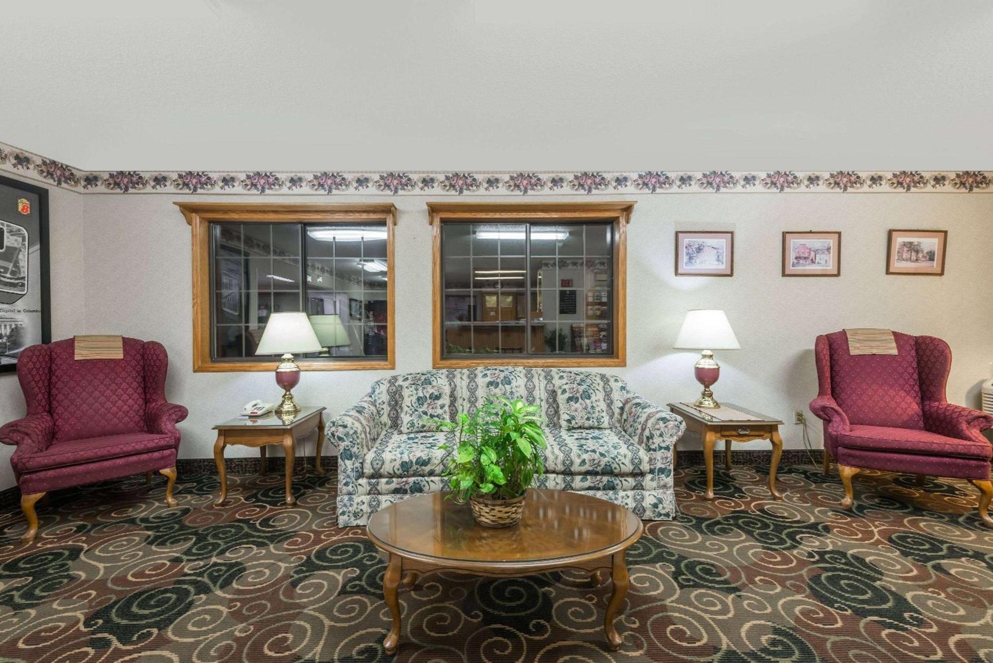 Super 8 By Wyndham Coshocton Roscoe Village Extérieur photo